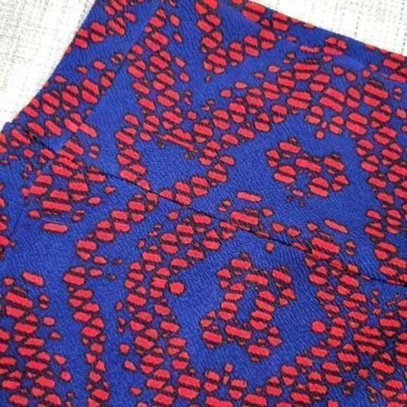Lularoe Cassie Pencil Skirt Navy Red Abstract Pattern Size 3XL - Picture 4 of 7